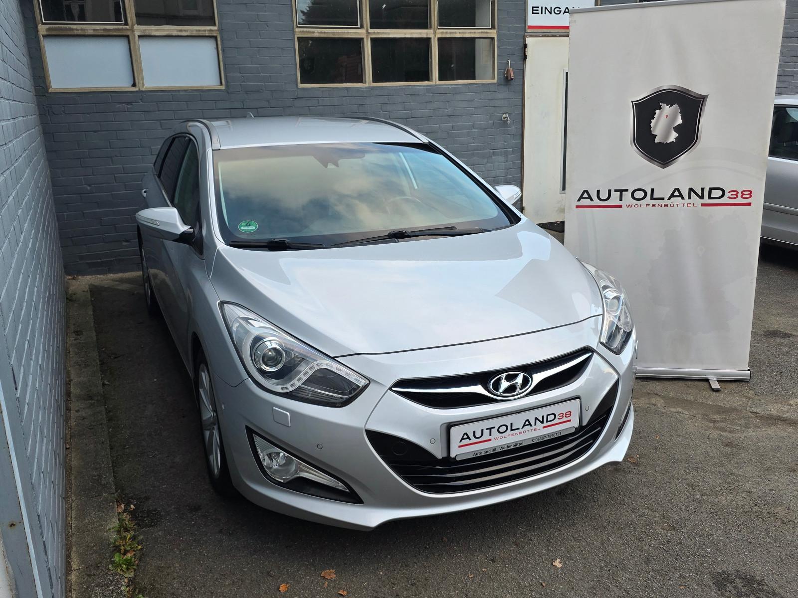 Hyundai i40 2011 — салон