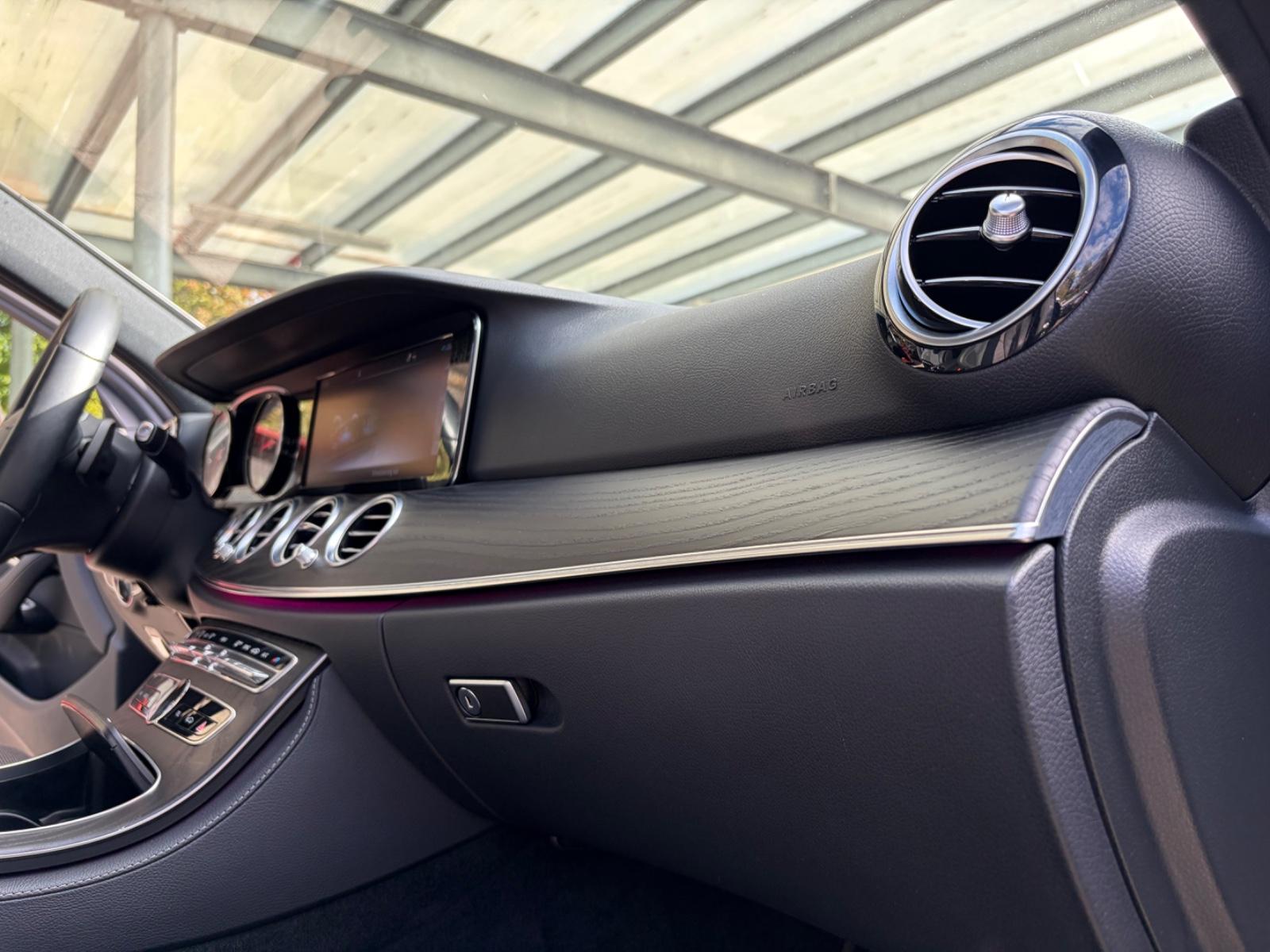 Mercedes-Benz E 300 d T 9G Avantgarde|NAVI|LED|KAM|AHK|Sport