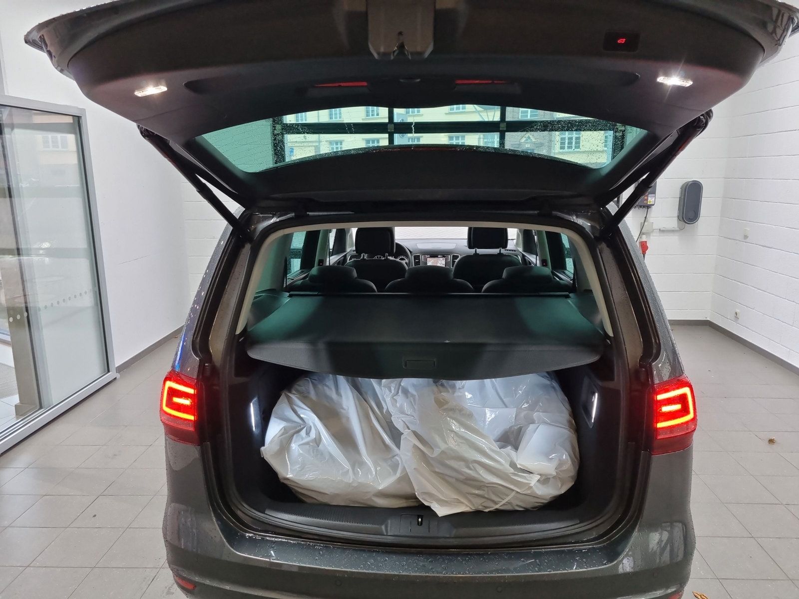 Fahrzeugabbildung Volkswagen Sharan 1.4 TSI DSG Highline XENON PANO eTÜREN