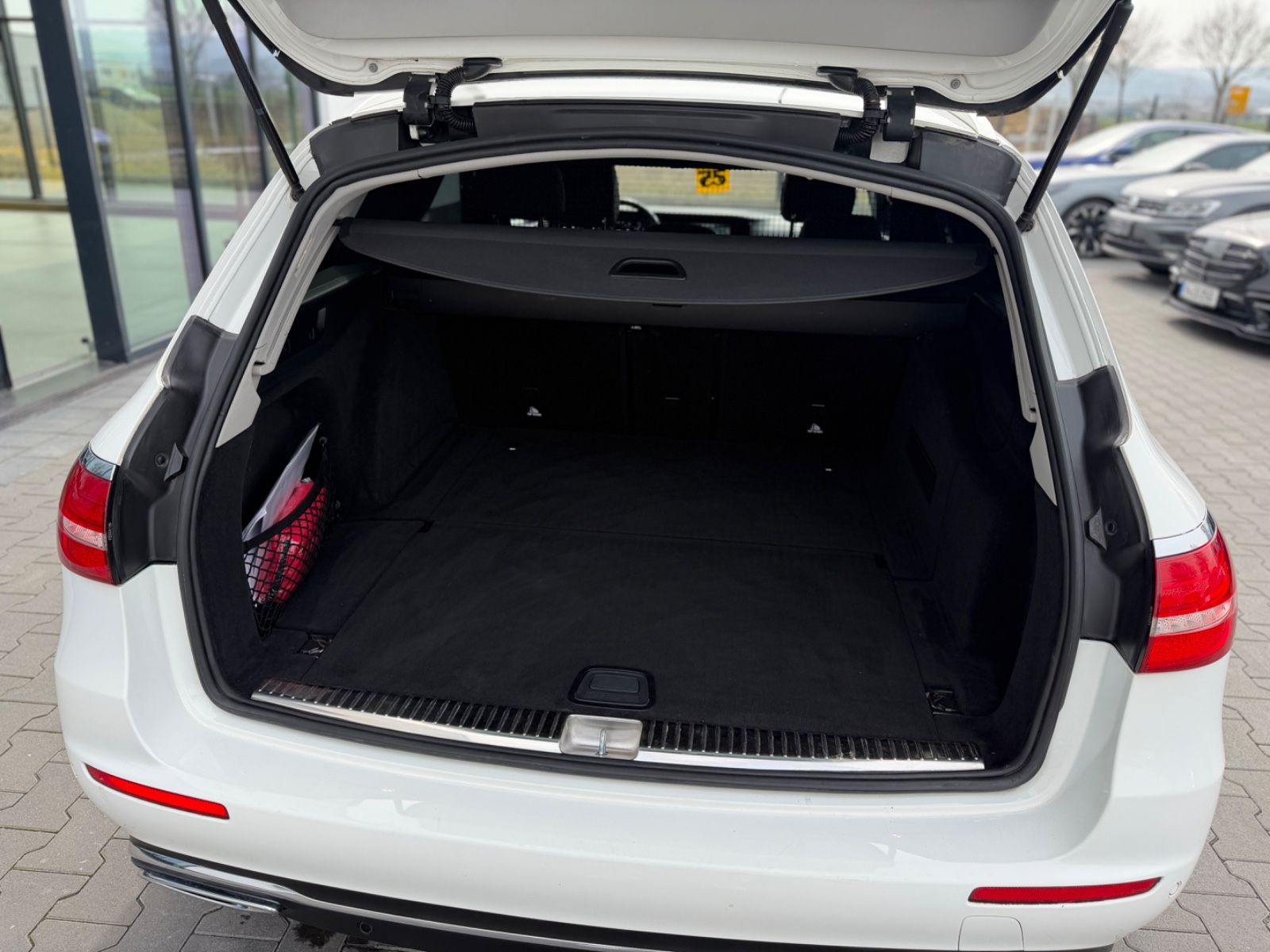 E 220 d T Modell Autom. Navi Leder LED