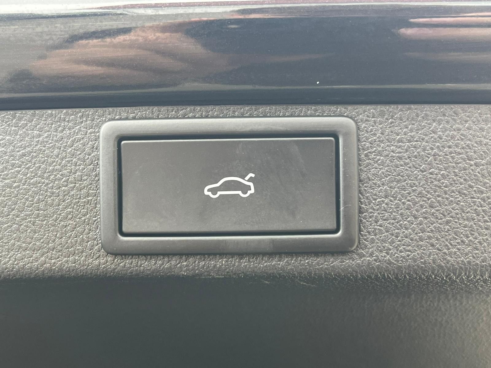 Fahrzeugabbildung SKODA Octavia 2.0 DSG Sportline MATRIX*PANO*CANT.*5J.G