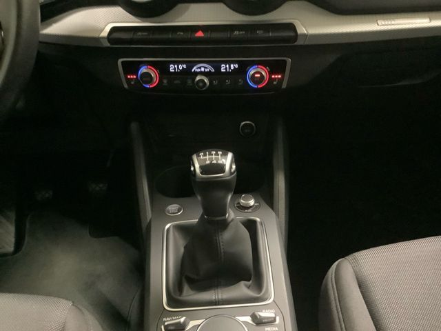 Q2 30 TFSI 81 kW 6-Gang,Navi,PDC plus,elektr. He