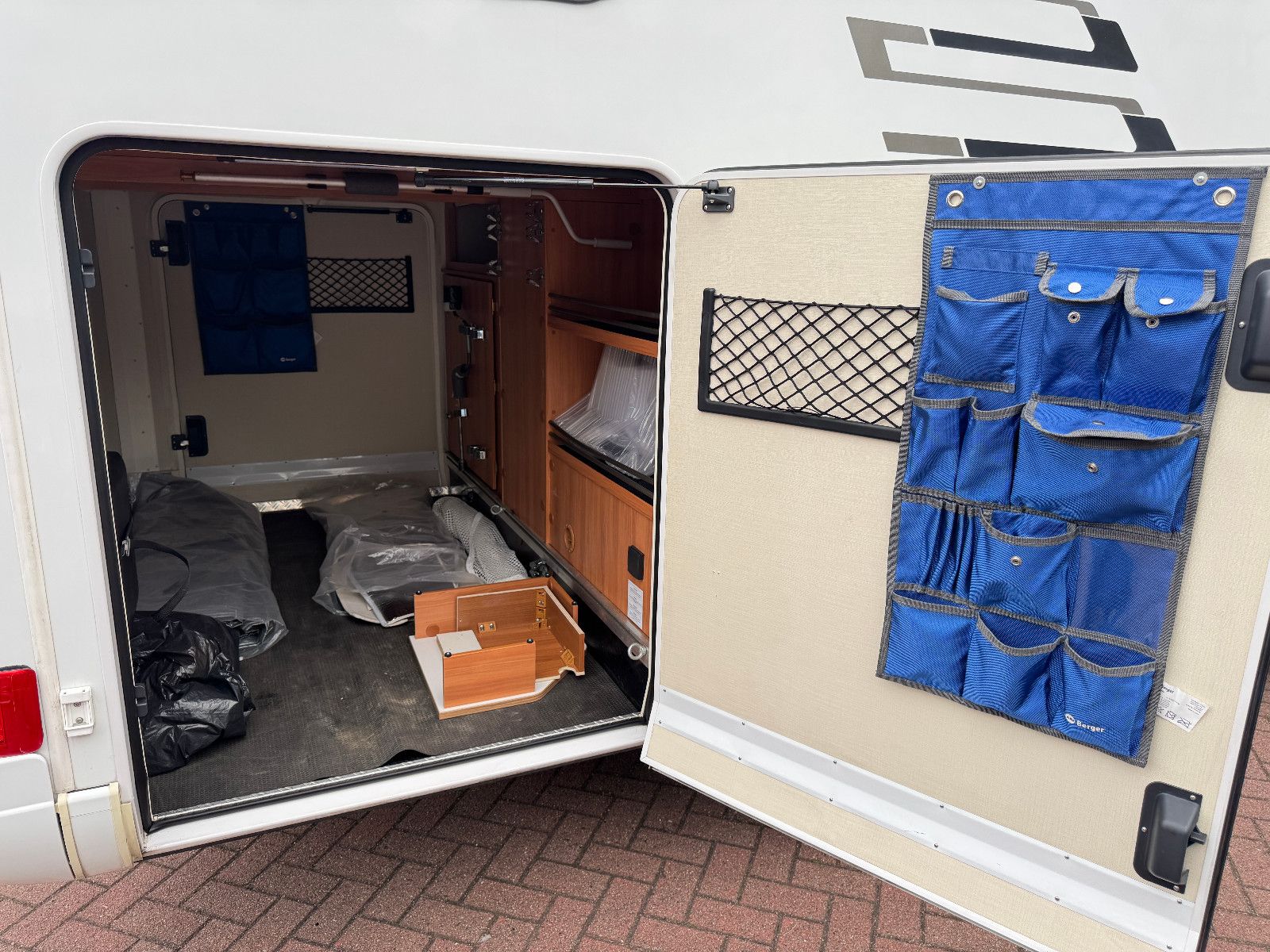 Fahrzeugabbildung HYMER / ERIBA / HYMERCAR EXSIS-T 588 AUTOMATIK ALKO LITHIUM 240 AH SOLAR