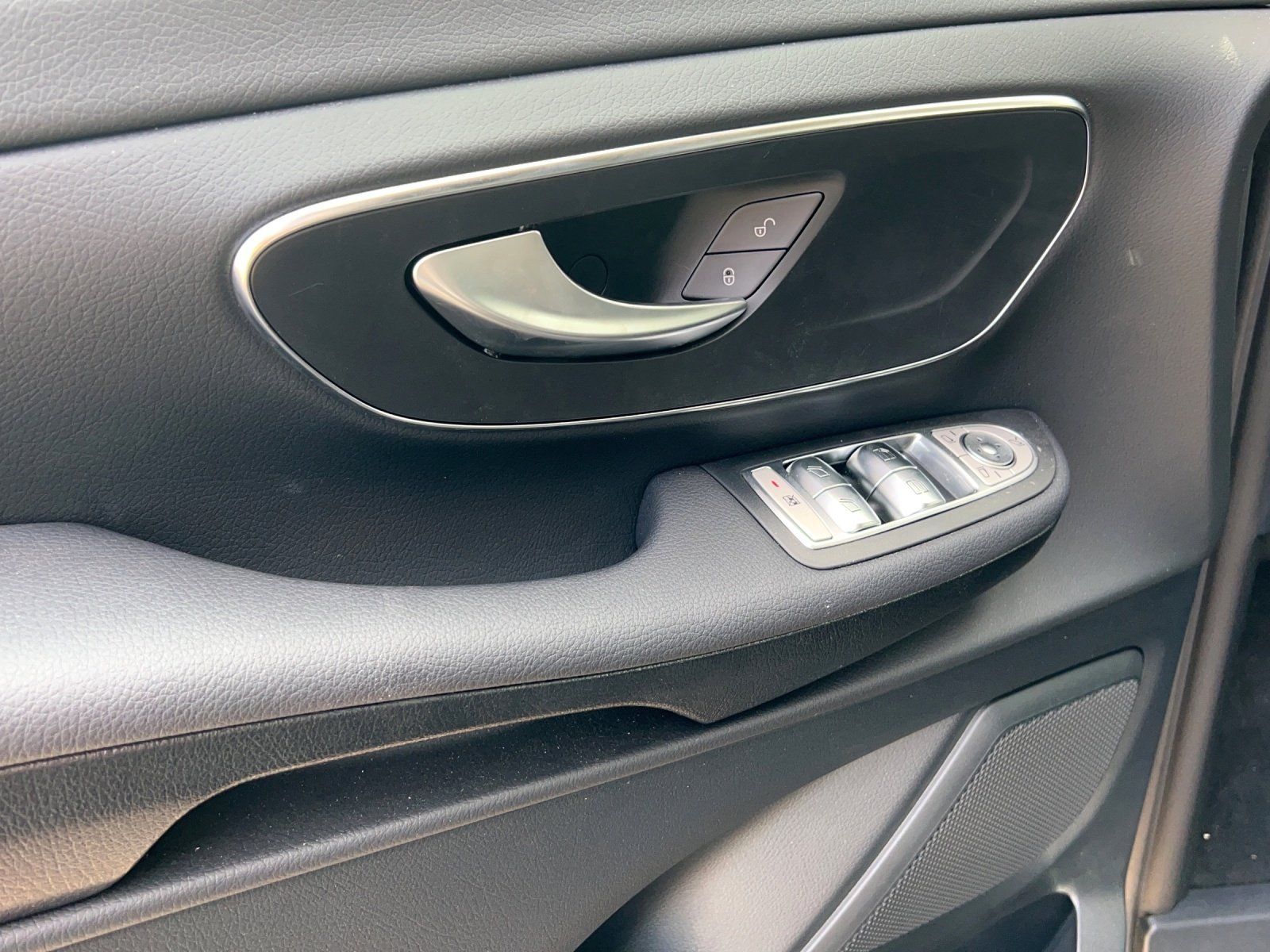 Fahrzeugabbildung Pössl V 250d Pössl CAMPSTAR Küche Markise 360°ILS Navi