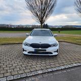 BMW 320d xDrive Touring Advantage / weiß metallic - : Weiß, Metallic