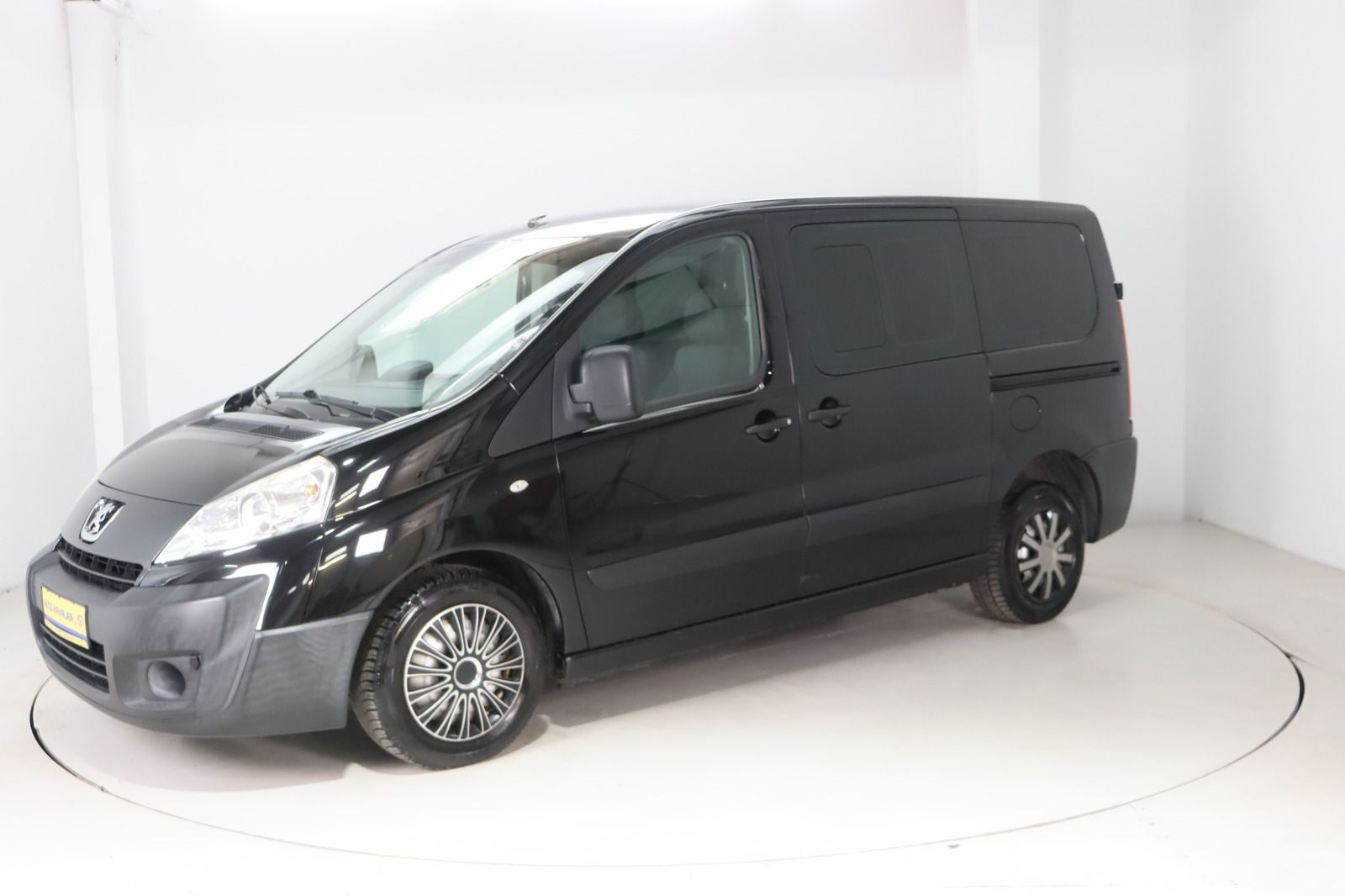 Fahrzeugabbildung Peugeot Expert Tepee 1.6HDI COOL 8 Sitzer