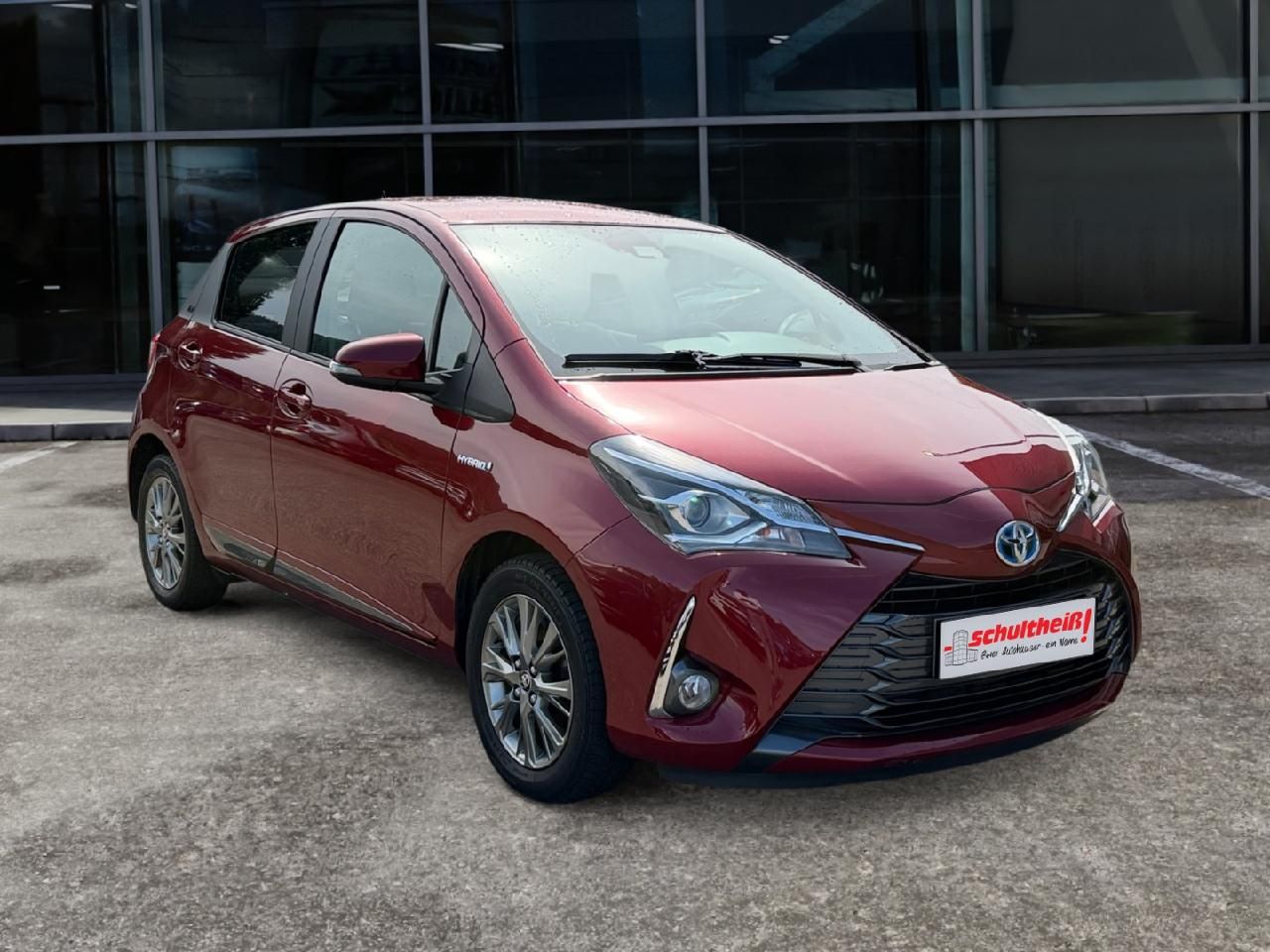 Fahrzeugabbildung Toyota Yaris Hybrid Y20 Club