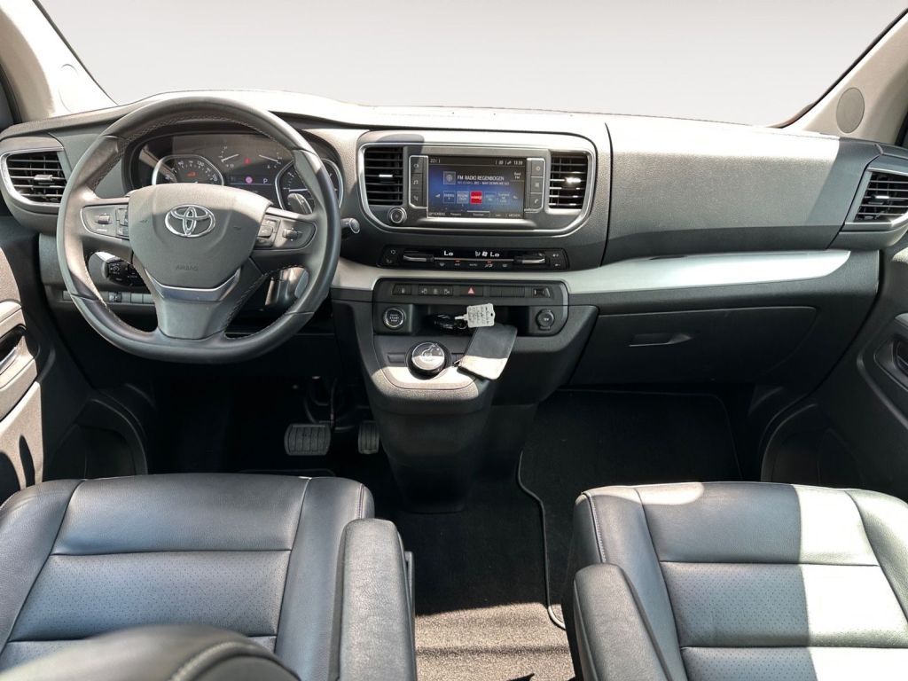 Fahrzeugabbildung Toyota Proace 2,0-l-D-4D L2 (7-Si.) Autm. Verso Executi