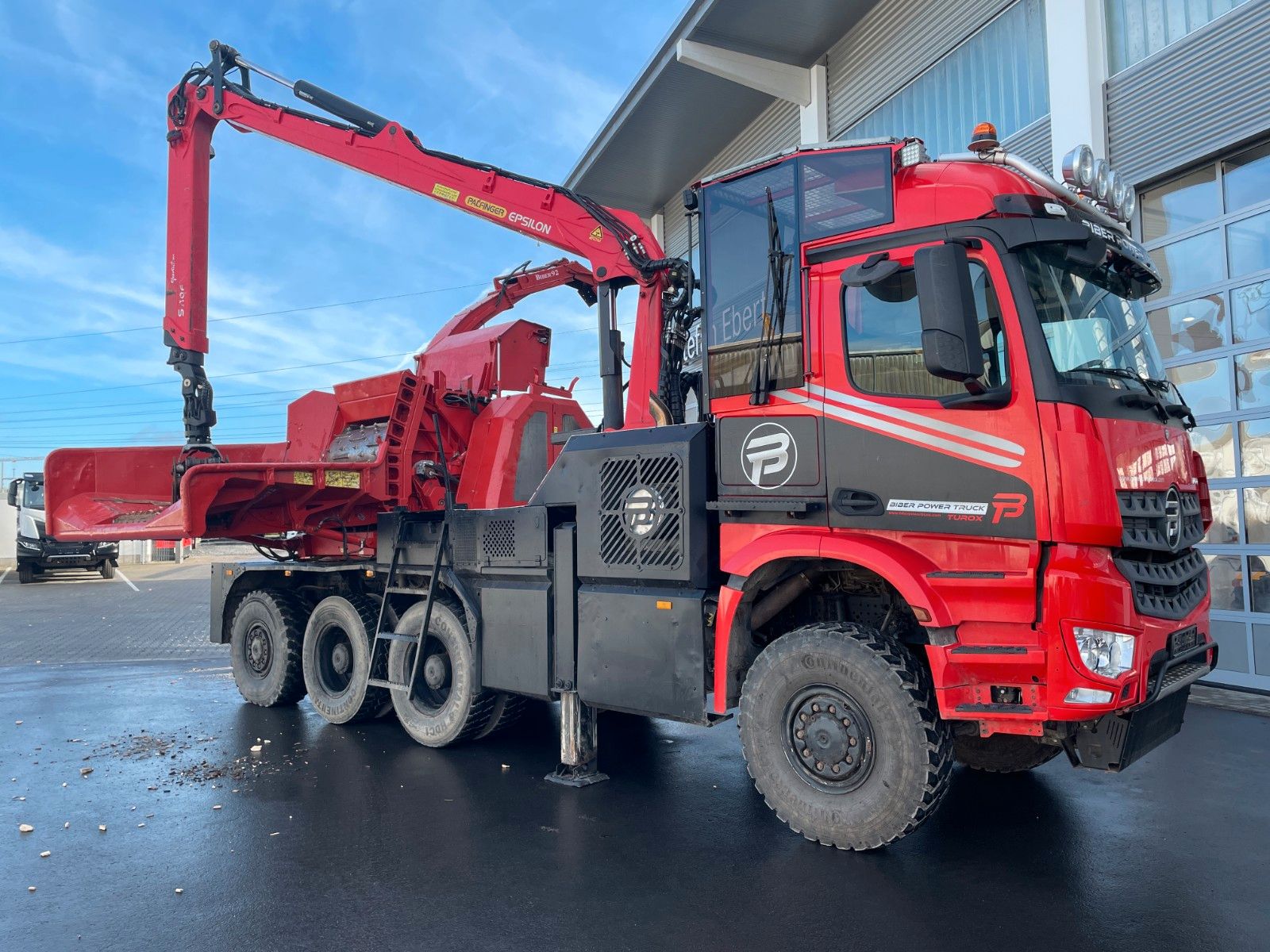 Fahrzeugabbildung Mercedes-Benz TUROX 8x8 Eschlböck Biber 92 Holzhacker / 1.512h