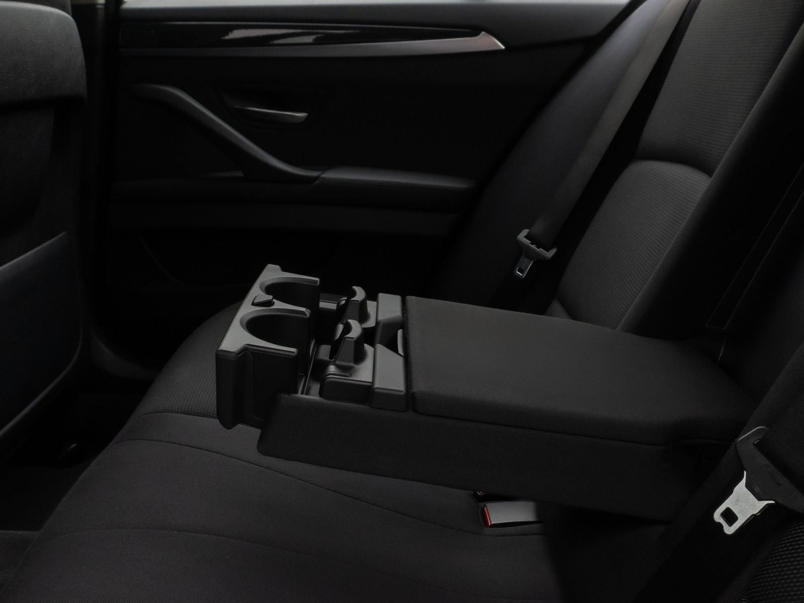 Fahrzeugabbildung BMW 520d Navi Sitzhzg Bi-Xenon PDC Tempomat