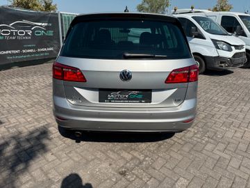 Volkswagen Golf - 6