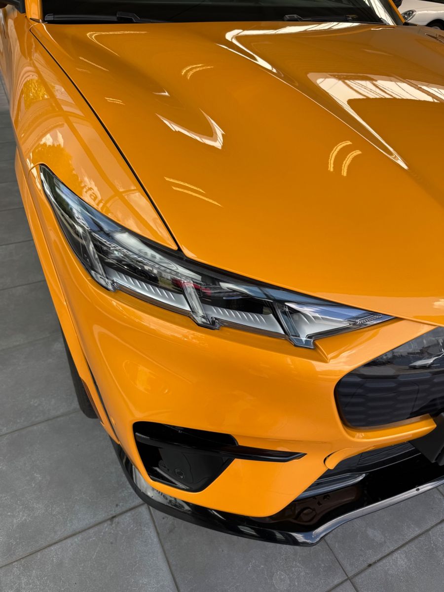 Fahrzeugabbildung Ford Mustang Mach-E GT AWD