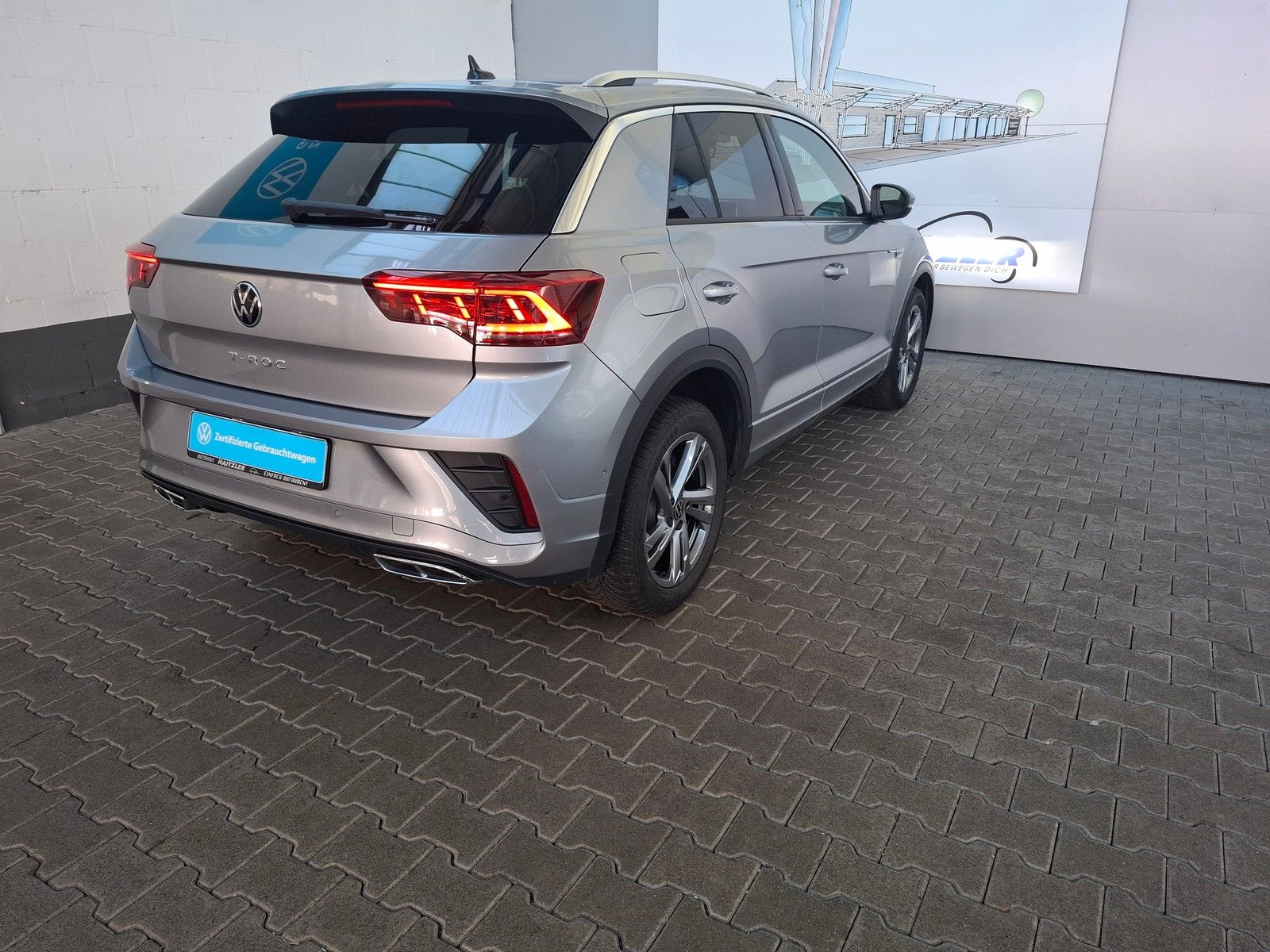 Fahrzeugabbildung Volkswagen T-Roc R-Line 1,5 TSI DSG +IQ.Drive+IQ.Light+Navi