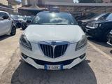 Lancia Delta 1.6 MJT DPF Selectronic Gold - weiße Lancia Delta