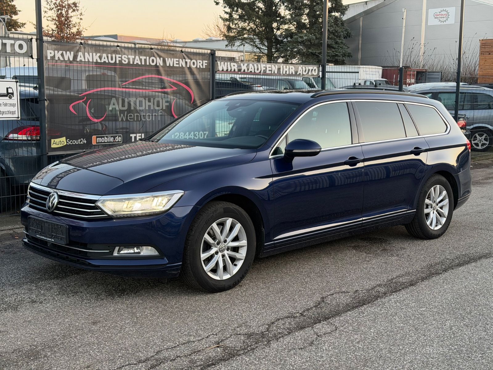 VW Passat 2,0 TDI DSG+Keyless+ACC+AHK+Digital Tacho
