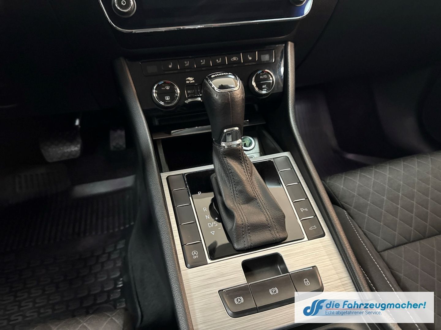 Fahrzeugabbildung SKODA Superb Combi 1,5 DSG Ambition Dig.Cockpit LED El