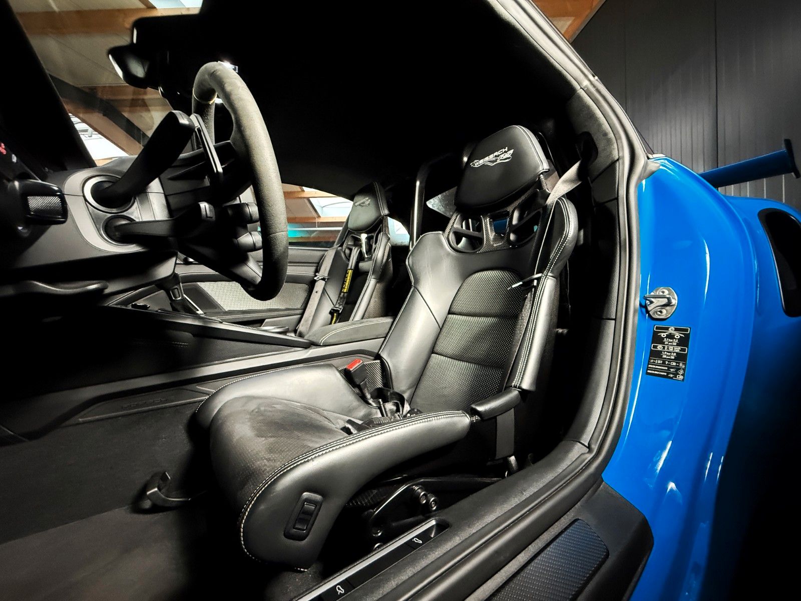 Fahrzeugabbildung Porsche 992 GT3 RS + Approved + Weissach + Sharkblue