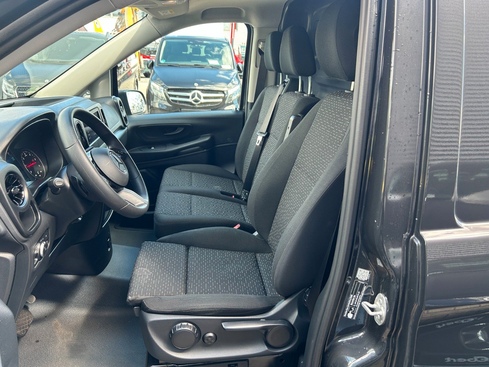 Fahrzeugabbildung Mercedes-Benz Vito 116 CDI 9G AHK2,5to Klima LED Kamera