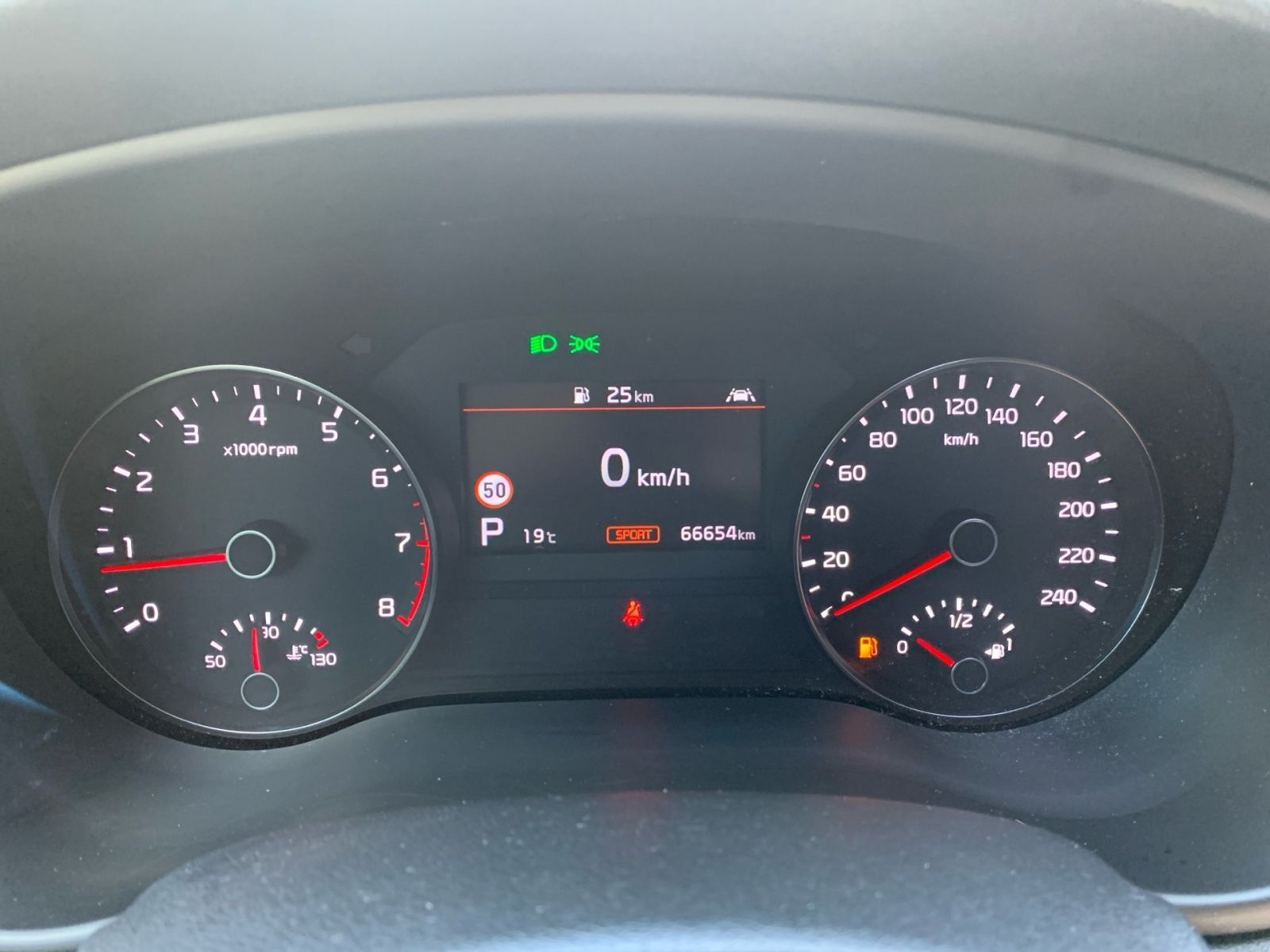 Fahrzeugabbildung Kia Sportage 1.6 T-GDI 7-DCT Black Edition Pan.Dach