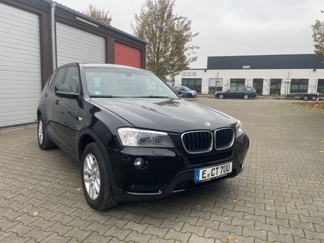 BMW X3 xDrive20d xLine xLine Xenon/Leder/Navi/Pano