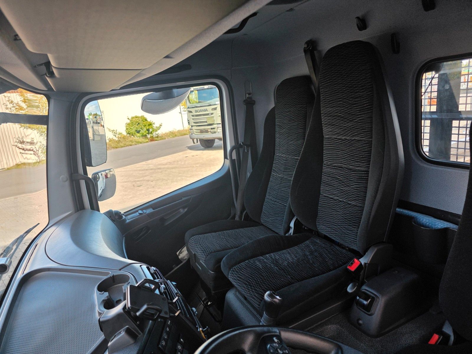 Fahrzeugabbildung Mercedes-Benz Atego 823 K 4x2 Meiller 2x AHK Klima 3 Sitze