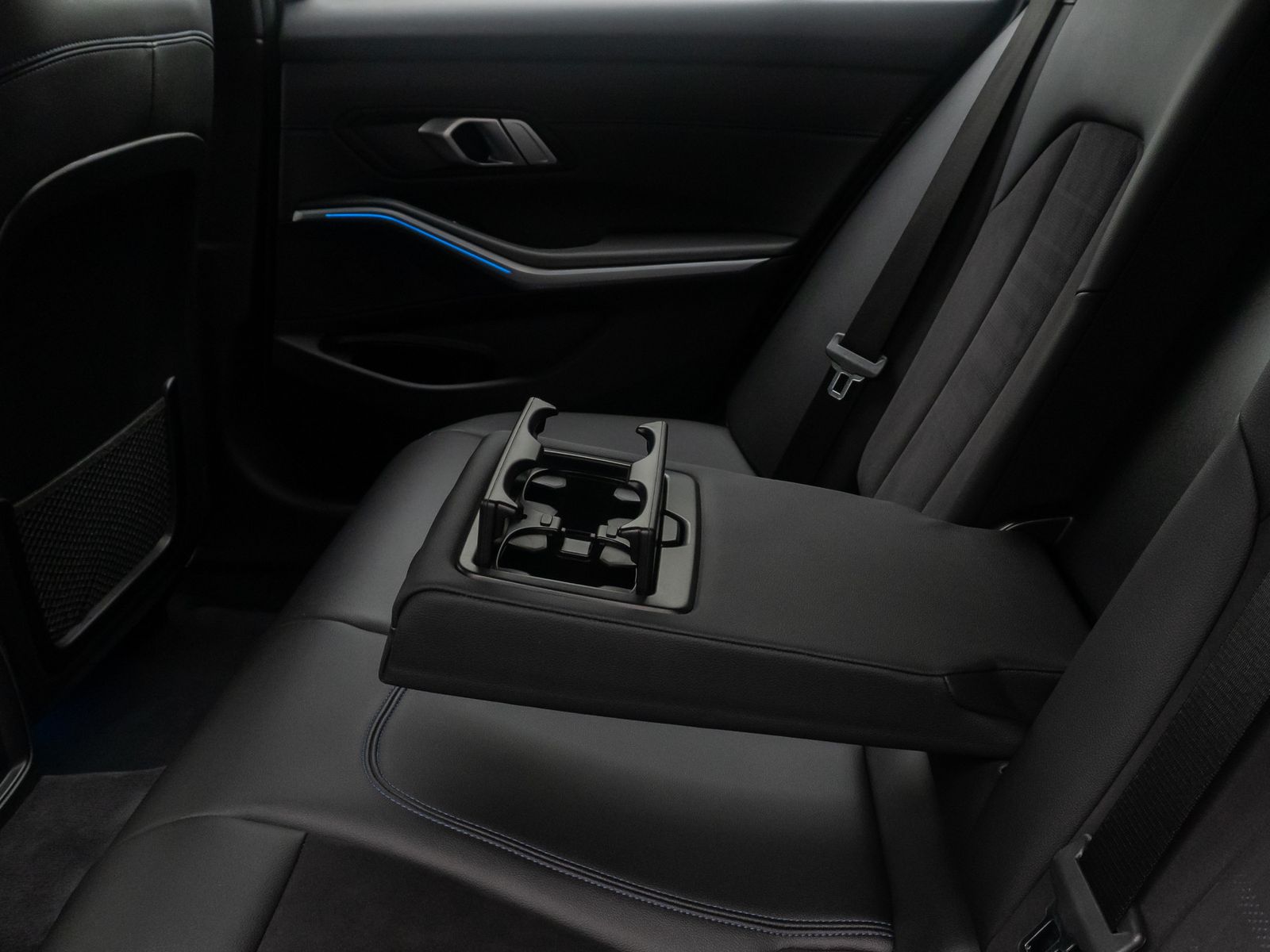 Fahrzeugabbildung BMW M340d xD HUD DAB HiFi AHK Alarm Komfort 19Zoll