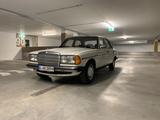 Mercedes-Benz 240 Diesel 1Hand  - Mercedes-Benz 240: D