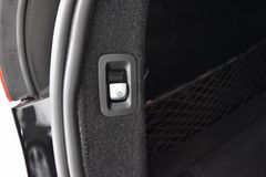 MERCEDES-BENZ C 200 T~Navi~9G-Automatik~Standhzg~LED~Teilleder