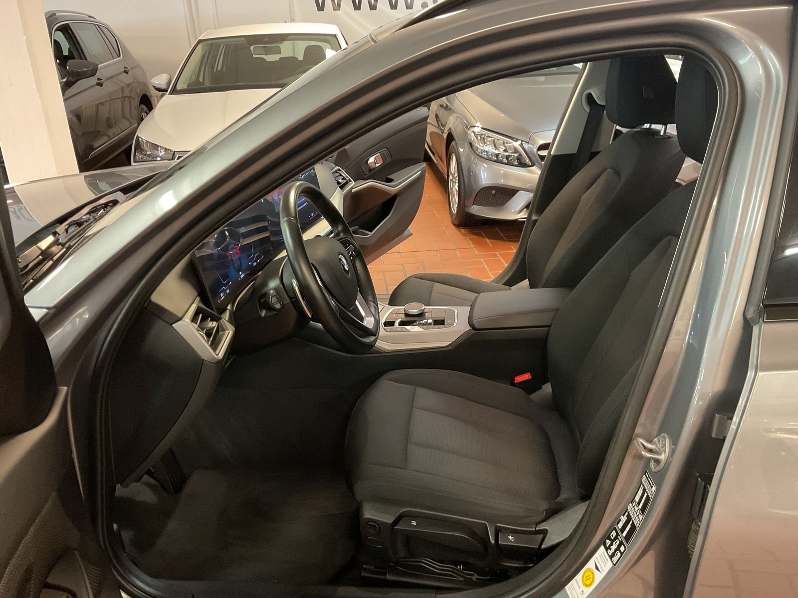 BMW 320 d xDrive Touring LED,Live Cockpit,Allrad foto 15
