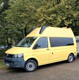 Volkswagen T5 KTW Hochdach. Ehemals Krankenwagen - : Krankenwagen