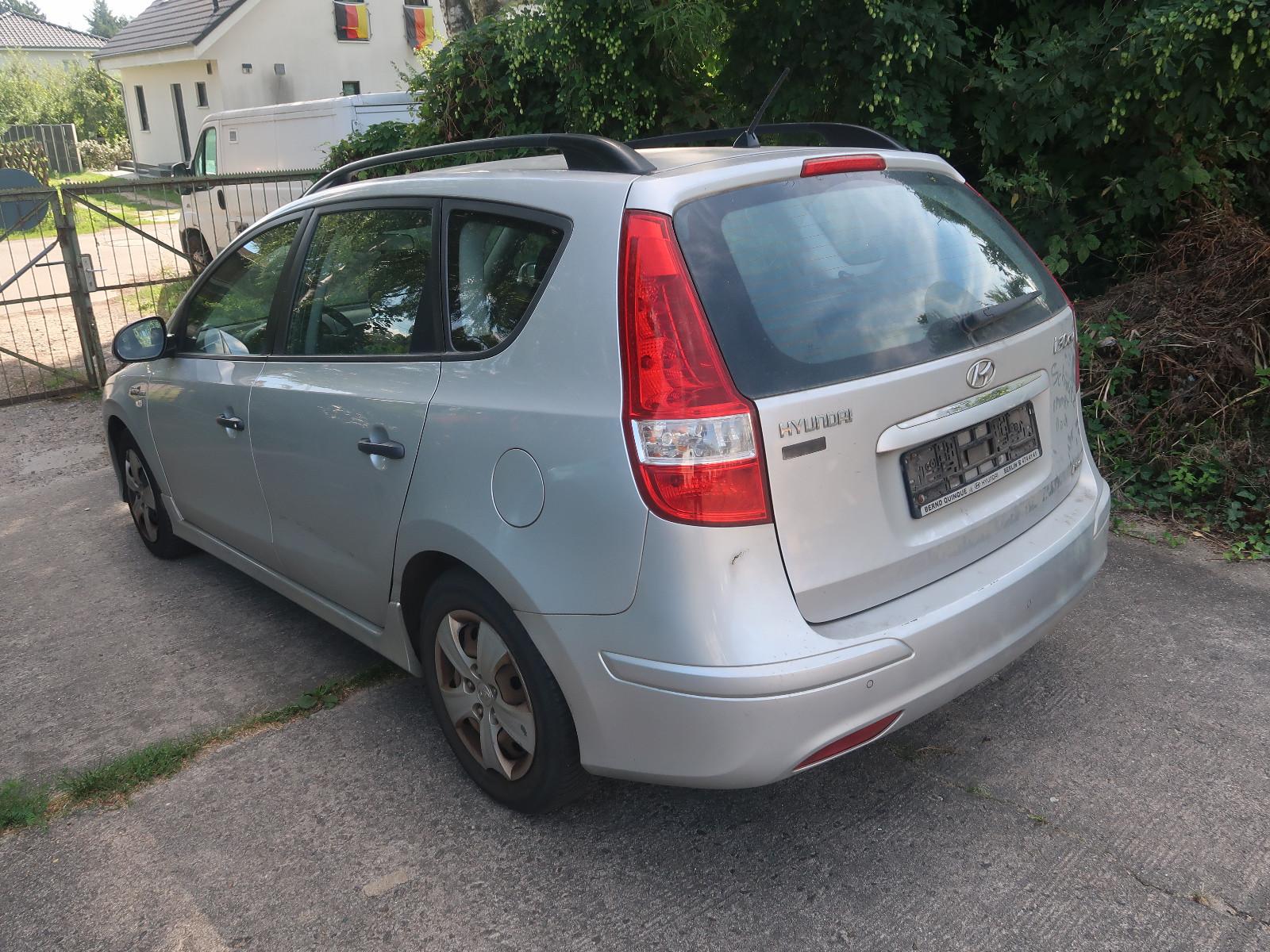 Hyundai i30 2012 — engine 1.582 cm³, 90 HP (66kW)