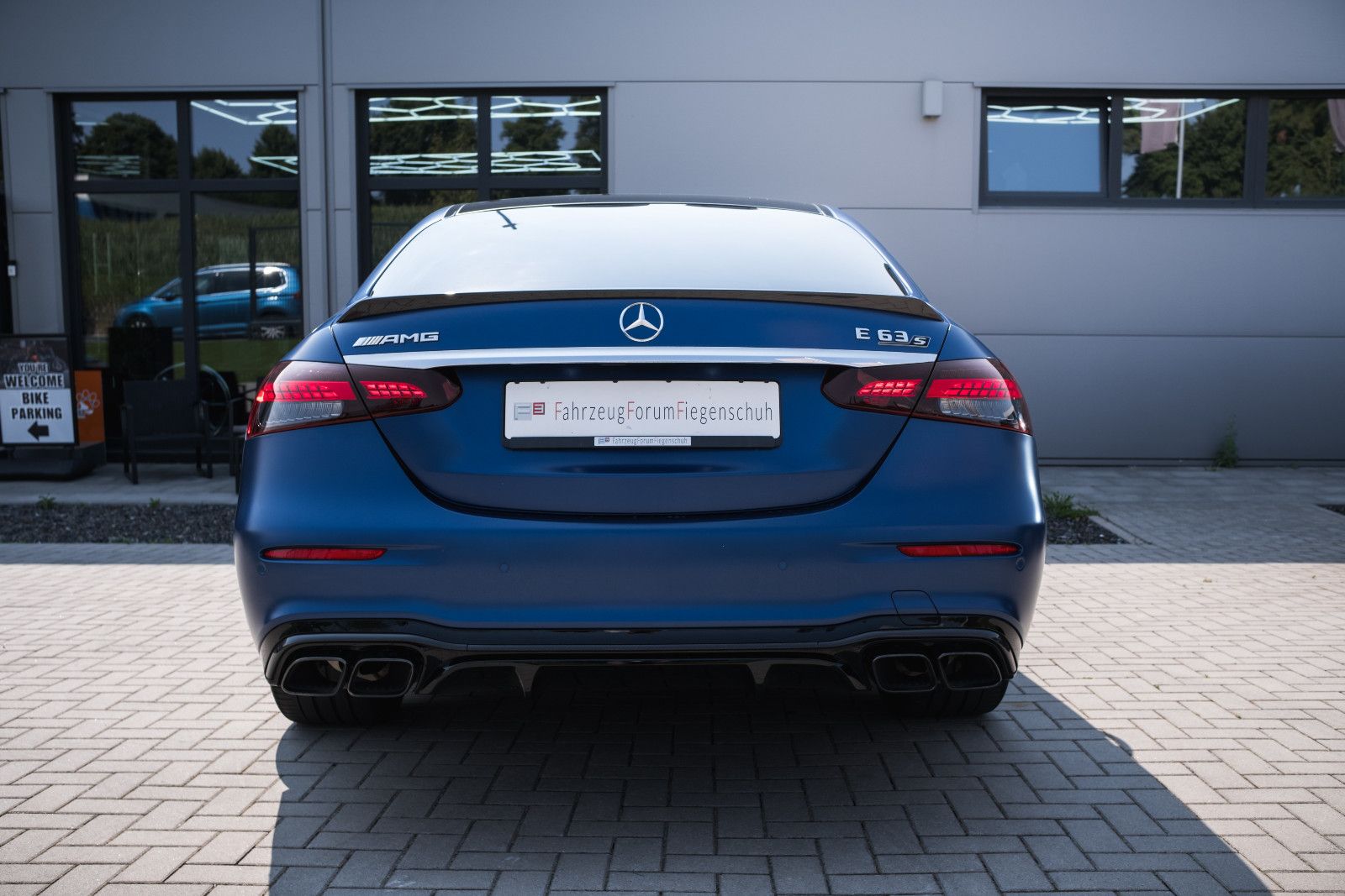 Fahrzeugabbildung Mercedes-Benz E 63 AMG S-Steuer -Dt.Auto-Keramik-Sonderfarbe