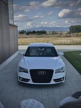Audi A8 4.2 FSI tiptronic quattro - - weiße Audi A8