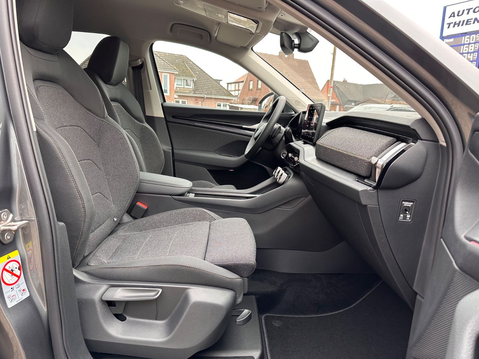 Fahrzeugabbildung SKODA Kodiaq 1.5 eTSI Selection DSG ACC/LED/PDC/SHZ