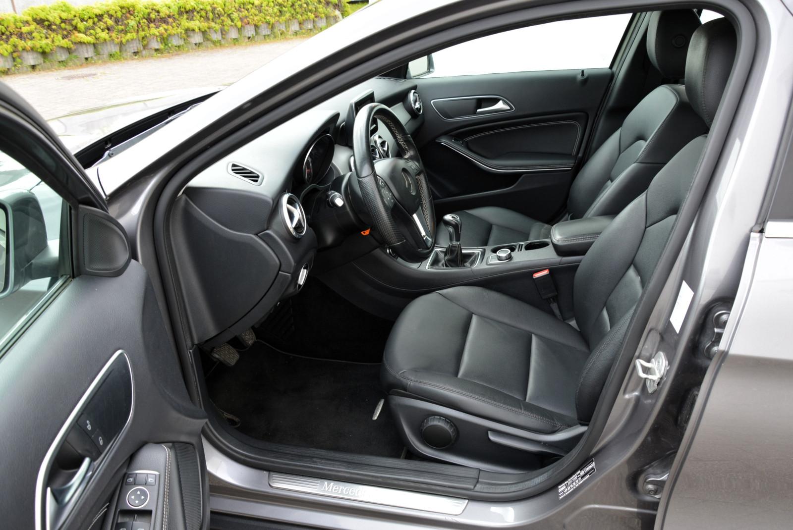 MERCEDES-BENZ GLA - 200 - BI-XENON - 156 CV
