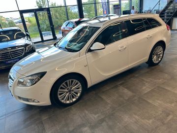 Opel Insignia A Sports Tourer Sport 4x4 *Xenon*1Hand*