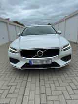Volvo V60 Momentum 2. Hand - Volvo V60 in Mönchengladbach