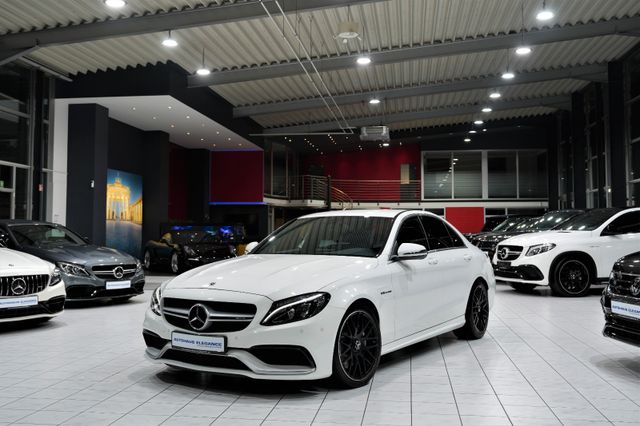 Mercedes-Benz C 63 AMG Lim.*STYLING-PAK*LED*NAVI*19"LM*