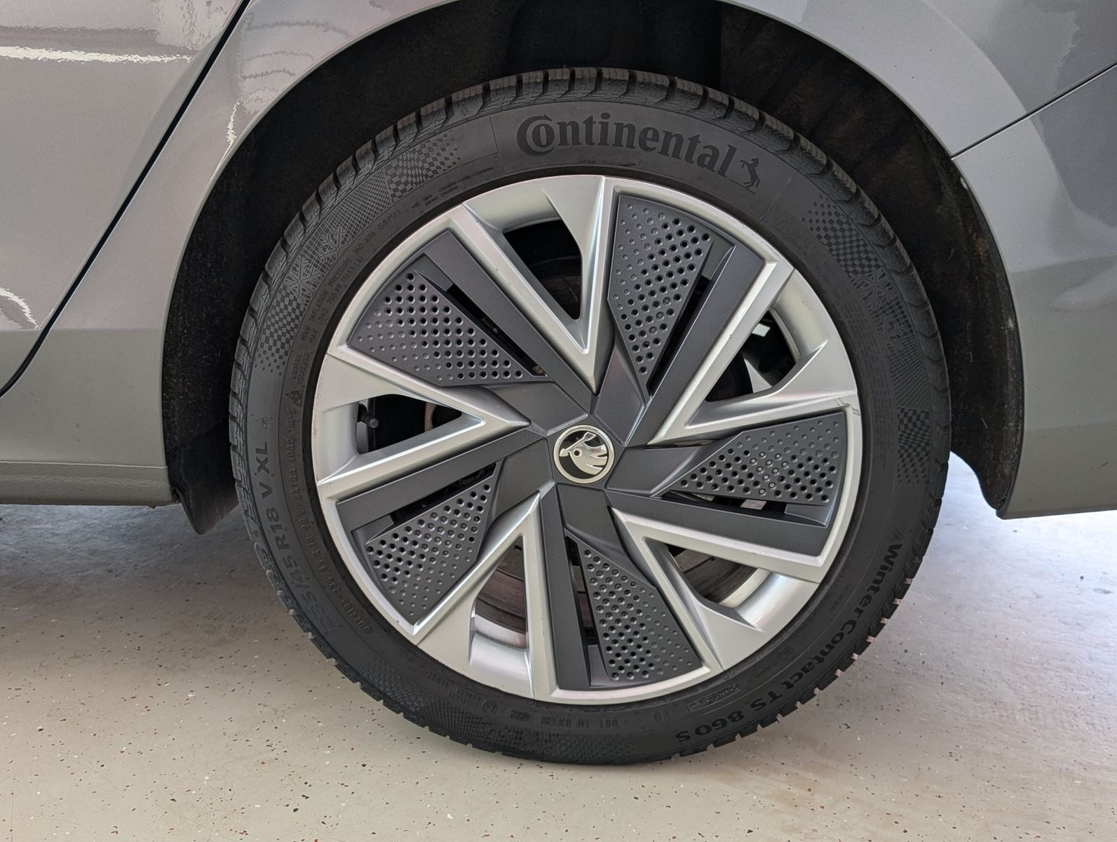 Fahrzeugabbildung SKODA Superb IV 2.0TDI DSG 4x4 MATRIX PANO NEUES MODEL