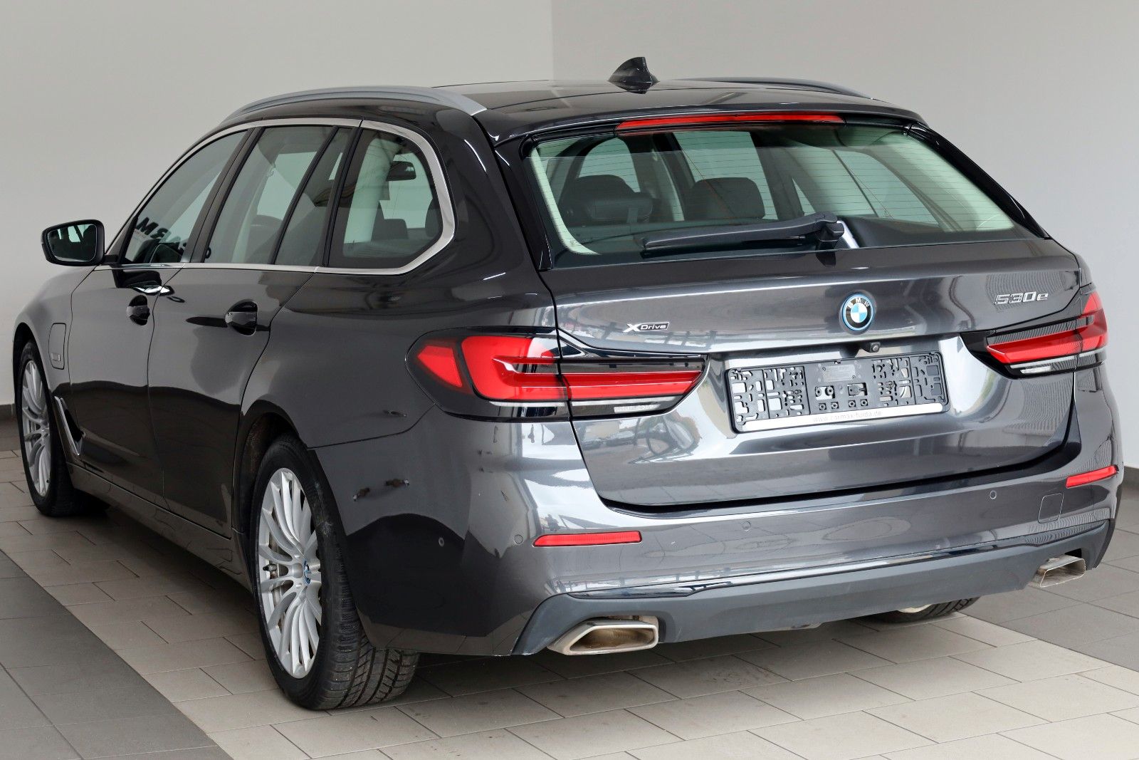 Fahrzeugabbildung BMW 530e xDrive Touring Leder,Navi,LED,HUD,Panorama