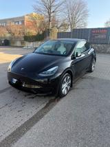 Tesla Model Y 2024 RWD | Schwarz/Weiß | 1. Hand - Tesla Gebrauchtwagen von 2024