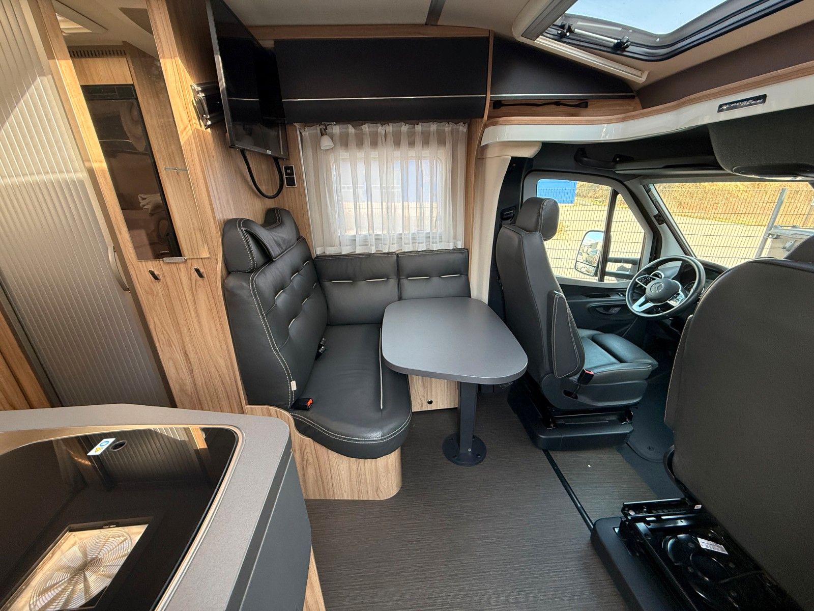 Fahrzeugabbildung HYMER / ERIBA / HYMERCAR MLT 570 Crossover V 6 190 PS
