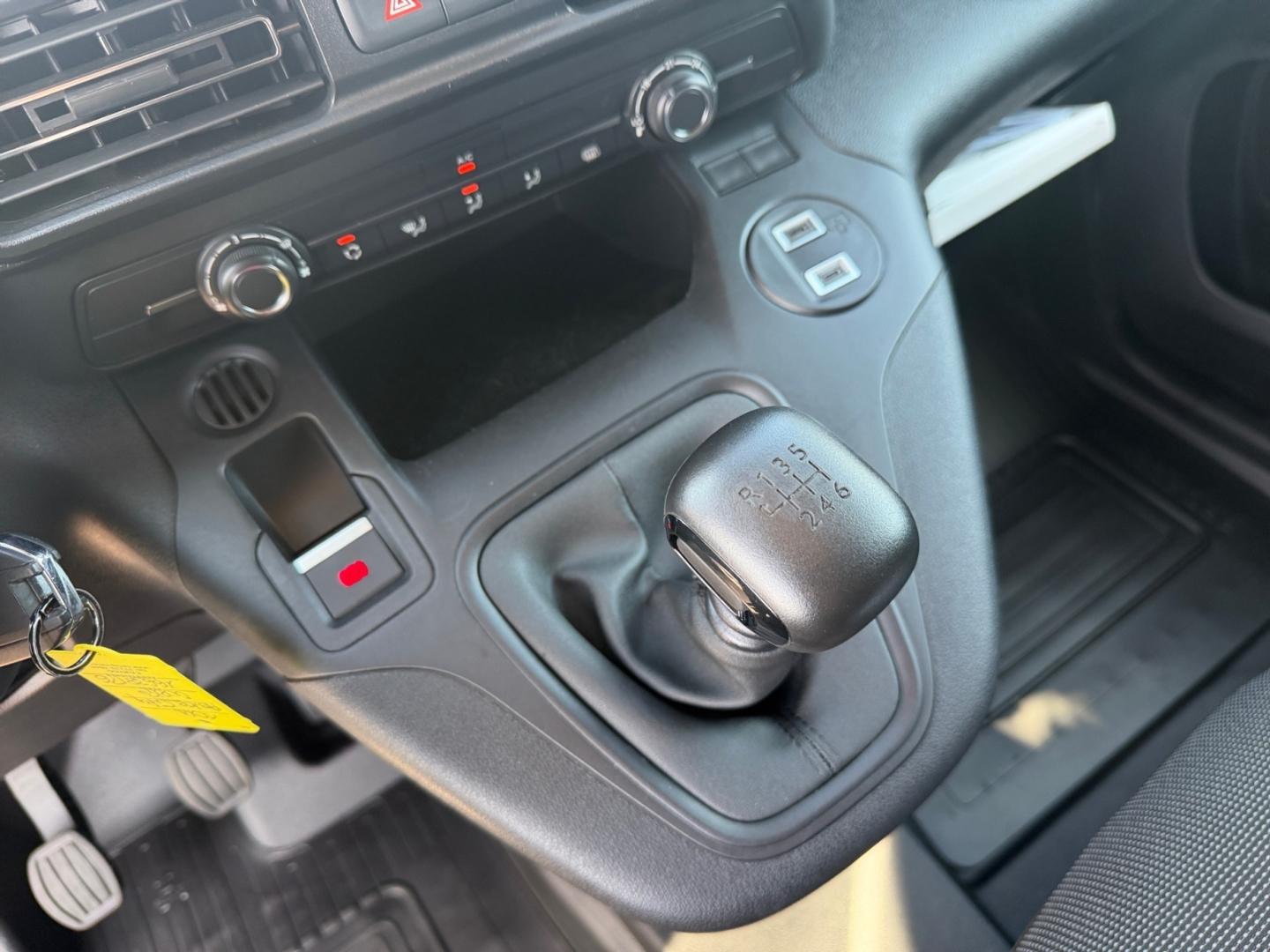 Toyota Proace City Verso Proace City 1.5 D-4D L1 Meister *CarPlay*Navi*PD, миниатюра 24
