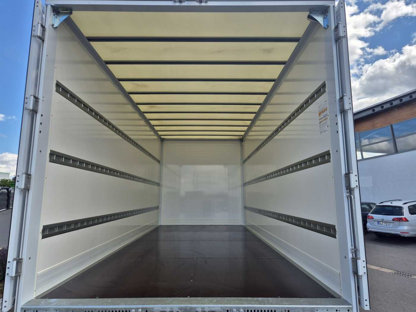 Fahrzeugabbildung Mercedes-Benz Atego 818 L Koffer, 4 Stück vorhanden