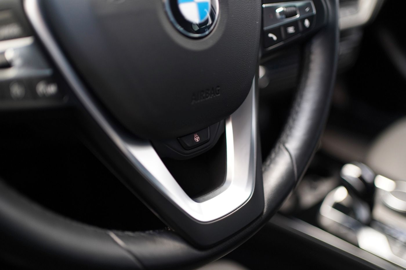 Fahrzeugabbildung BMW 120i Sport Line +PDC+Lenkradheiz.+LED+Sportsitze