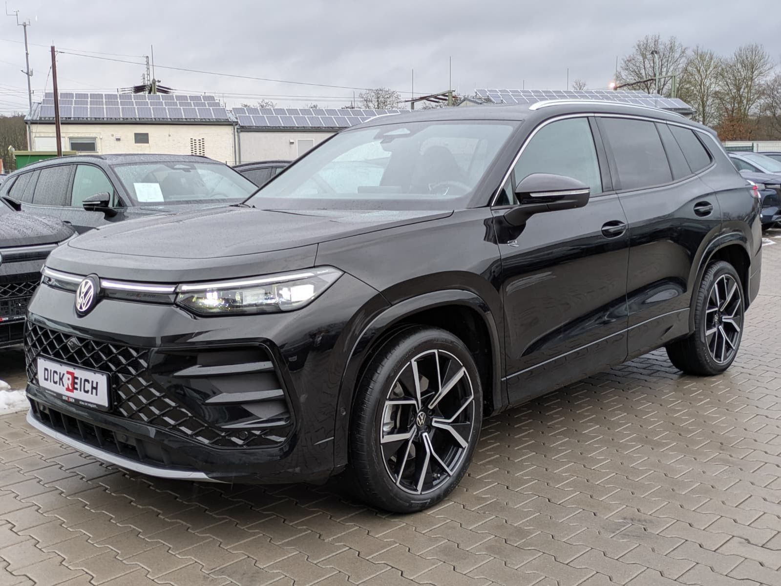 Fahrzeugabbildung Volkswagen Tayron 2.0 TDI 4M R-Line 7Si*MATRIX*AHK*PANO*HUD