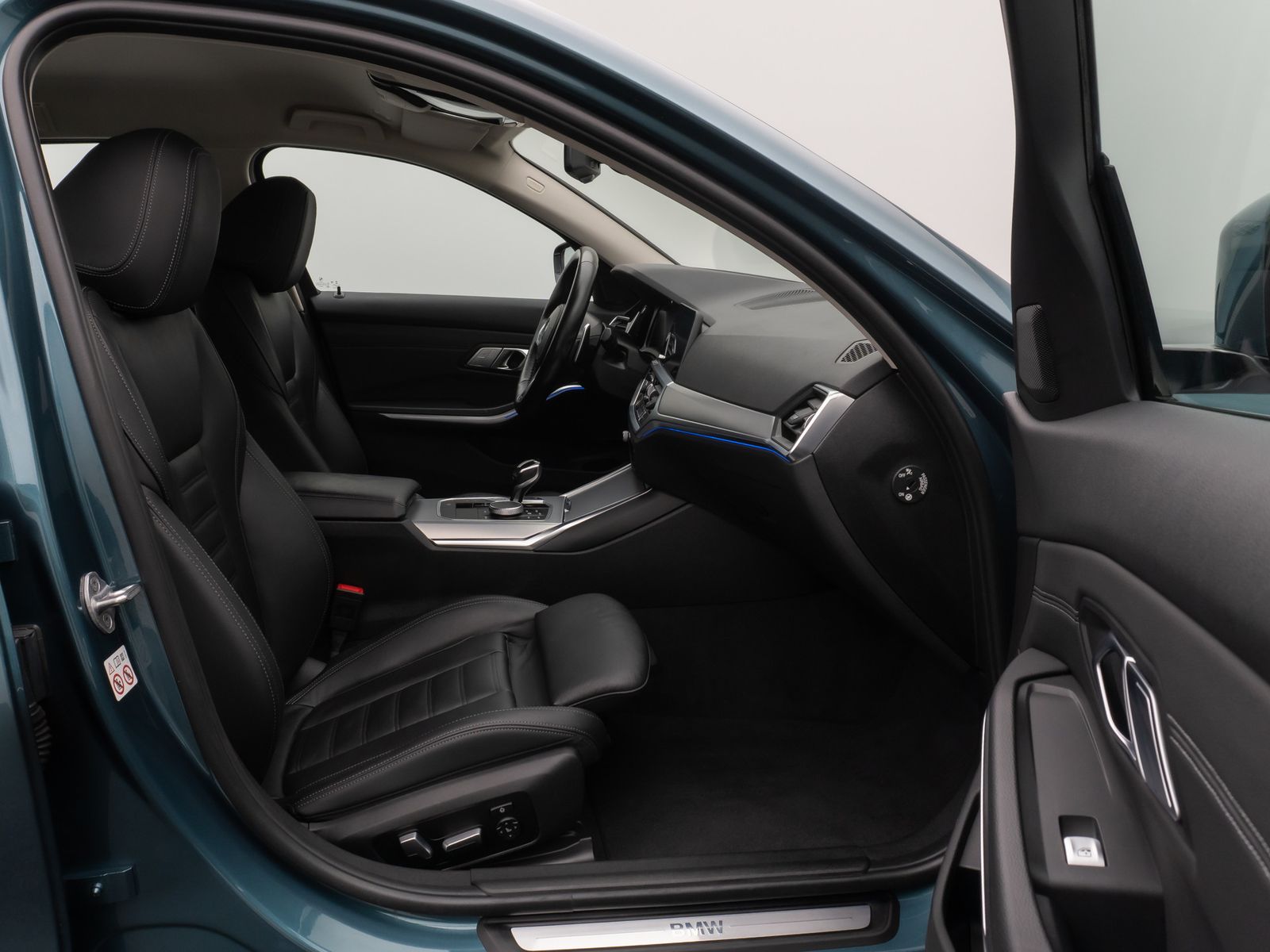 Fahrzeugabbildung BMW 320d Sport Line Kamera Laser HUD DAB HiFi Komfor