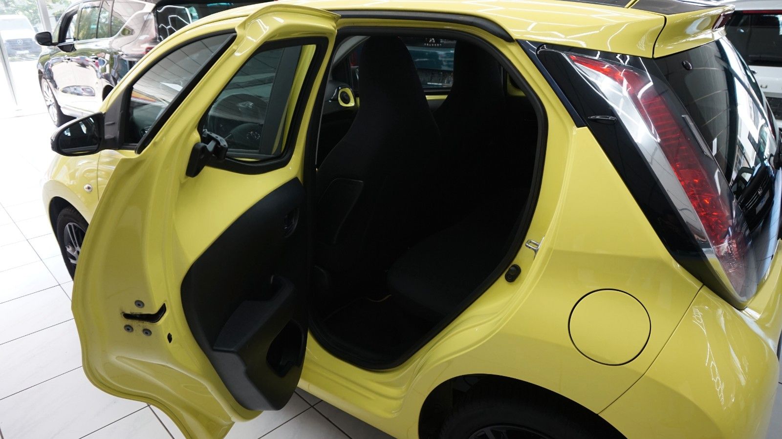 Fahrzeugabbildung Toyota Aygo x-cite nur 4,1 Liter durchs. Verbrauch
