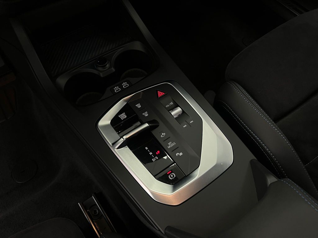 BMW 120 M-Sport*HUD*H-K*ACC*KEYL*SHADOW*TOTW*360°