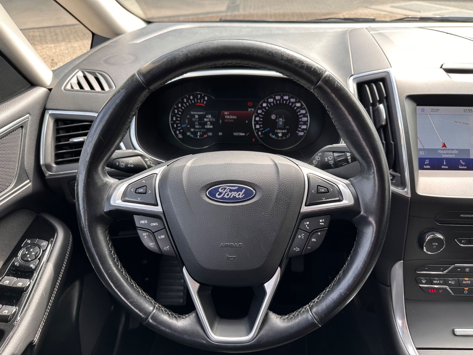 Fahrzeugabbildung Ford S-Max 1.5 EB Titanium 7-Sitz/LED/KeyFree/RFK/PDC